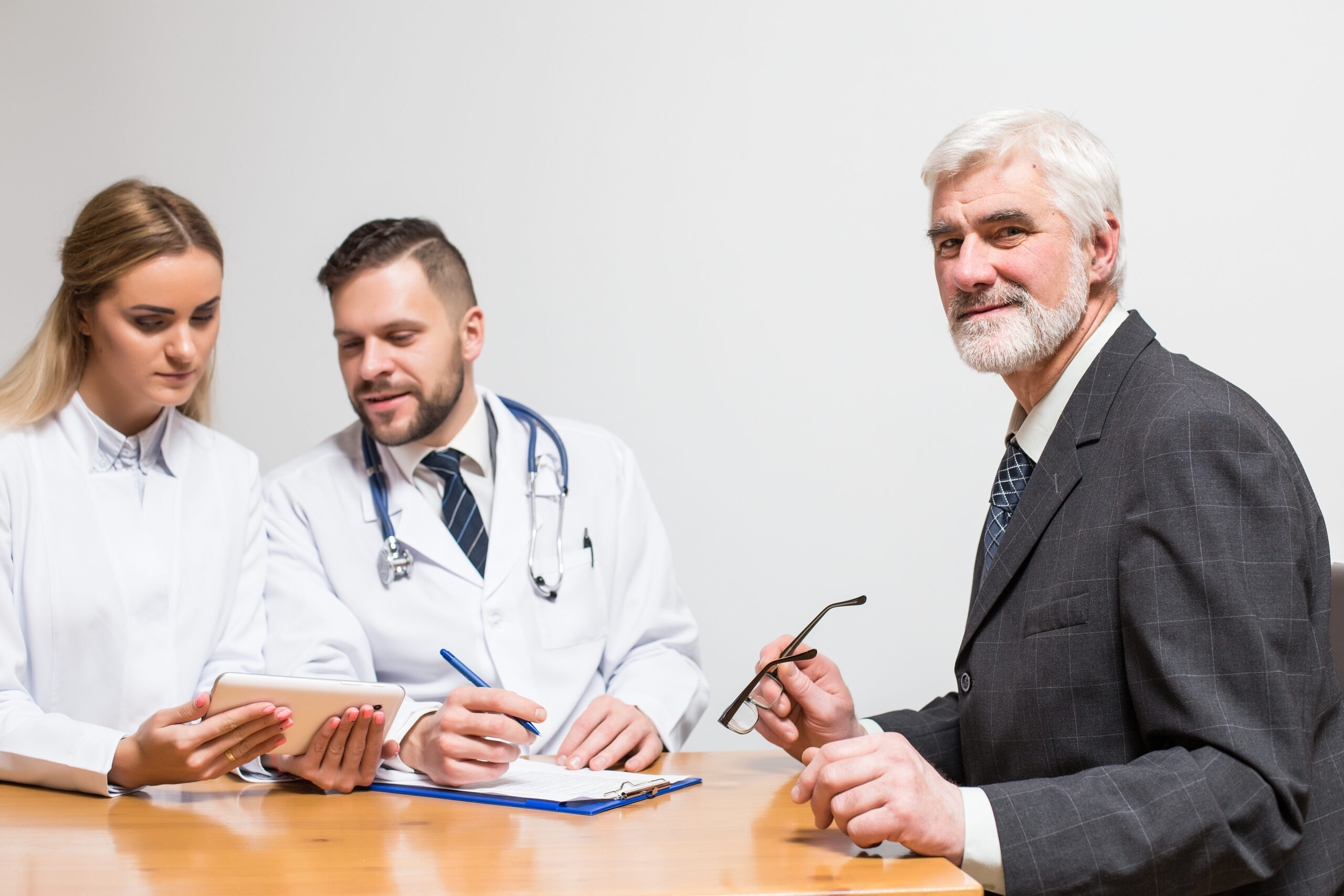 How Can Doctors Find the Right Financial Advisor